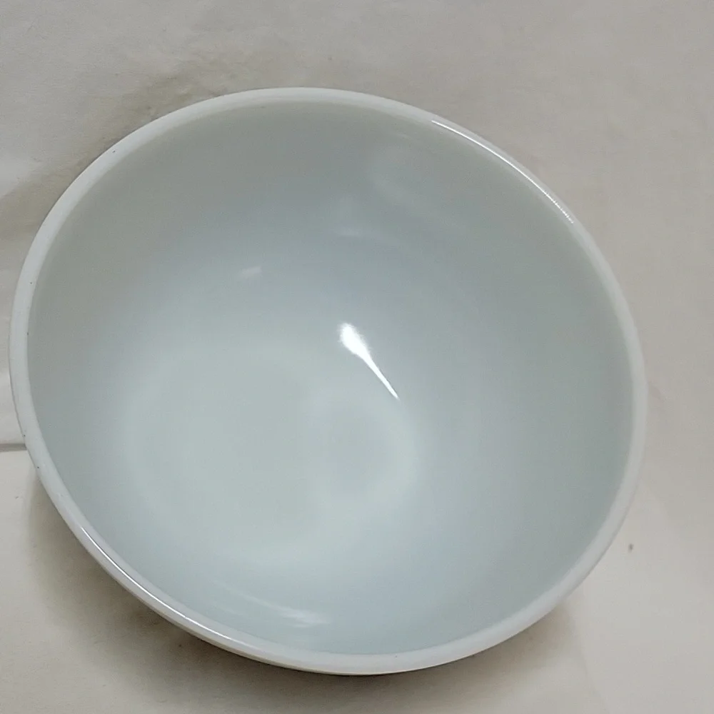 Pyrex 403 Homestead Mixing Bowl, 2 1/2 qt - Picture 2 of 6